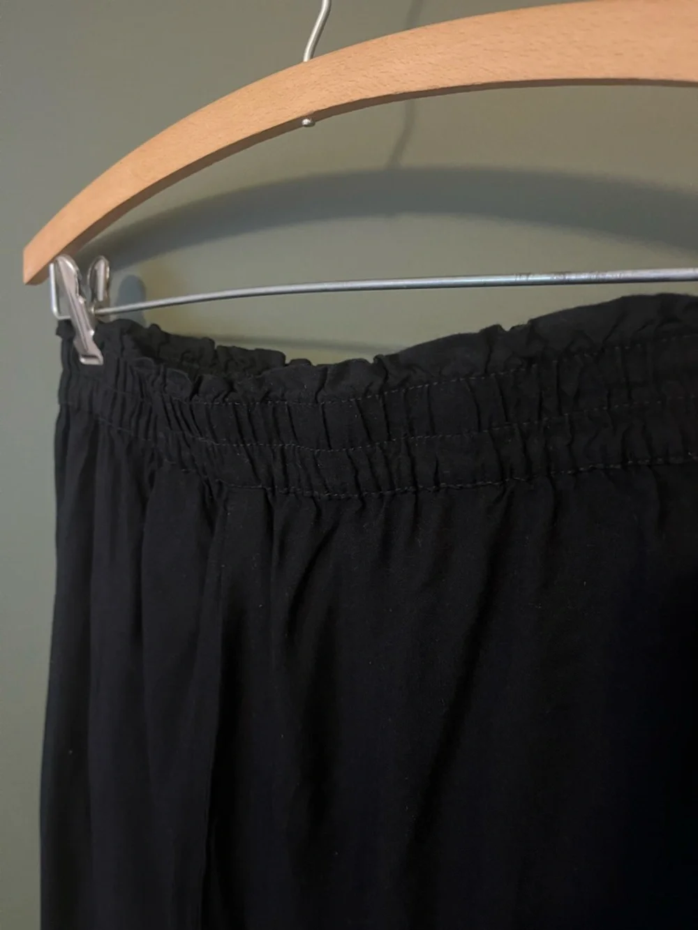 H&M Black Elastic Waist Casual Pull-On Pants Women’s Size 6 Paper Bag Pockets